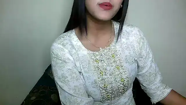 Snapshot of Princess_noorjahan chatting on December 6, 2024, 5:49 pm Princess noorjahan online show from December 6, 2024, 5:49 pm