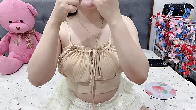 Snapshot of Funikio chatting on June 6, 2026, 1:22 am Funikio online show from June 6, 2026, 1:22 am