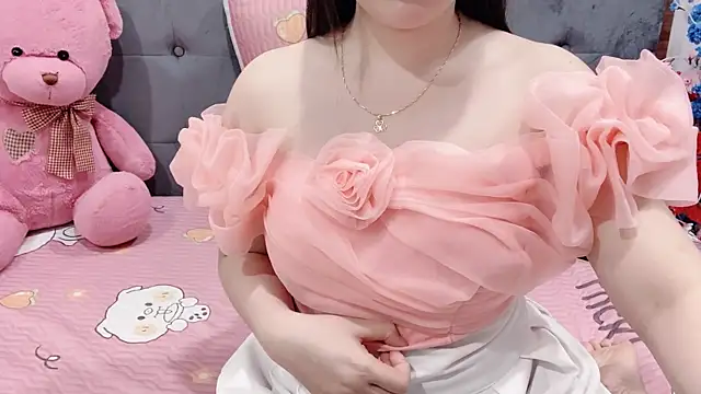 Funikio online show from April 26, 2026, 1:47 am