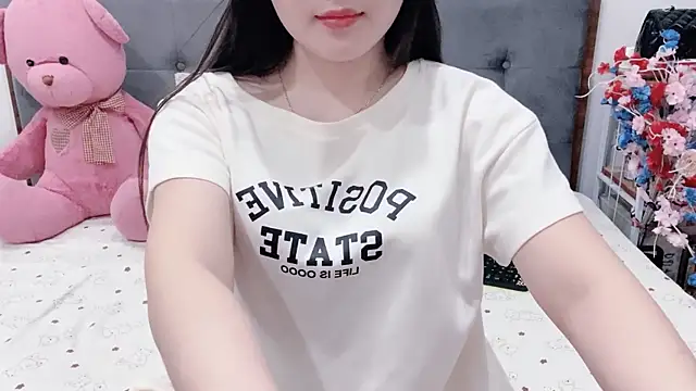 Snapshot of Funikio chatting on June 7, 2026, 2:06 am Funikio online show from June 7, 2026, 2:06 am