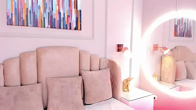 maddy brookss online show from March 13, 2026, 7:19 pm