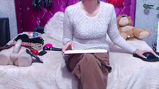 AyshaScott online show from May 2, 2026, 4:01 pm