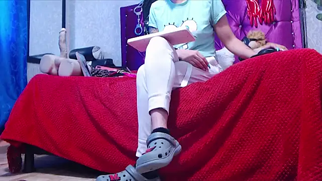 Snapshot of AyshaScott chatting on March 9, 2026, 1:03 pm AyshaScott online show from March 9, 2026, 1:03 pm