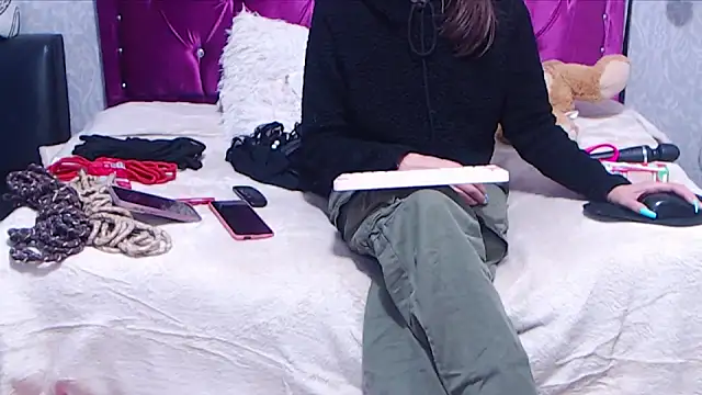 Snapshot of AyshaScott chatting on March 21, 2026, 2:24 am AyshaScott online show from March 21, 2026, 2:24 am