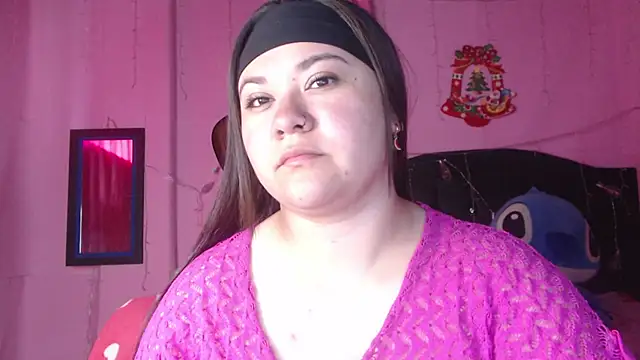 Snapshot of NikkiRous_ chatting on October 7, 2025, 12:39 pm NikkiRous online show from October 7, 2025, 12:39 pm