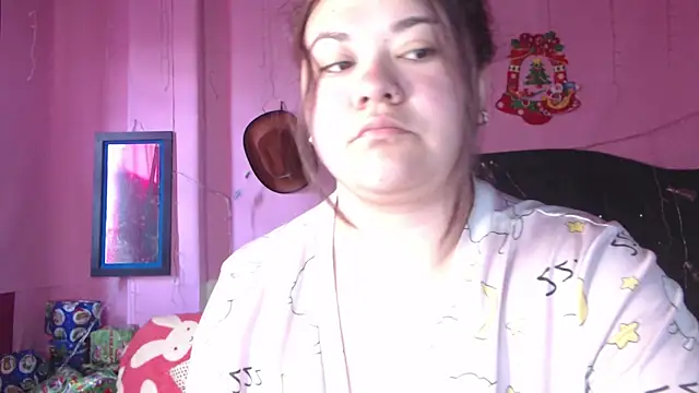 NikkiRous  online show from December 17, 2025, 3:39 pm