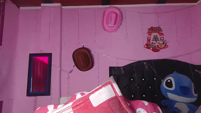 Snapshot of NikkiRous_ chatting on October 8, 2025, 12:28 pm NikkiRous online show from October 8, 2025, 12:28 pm