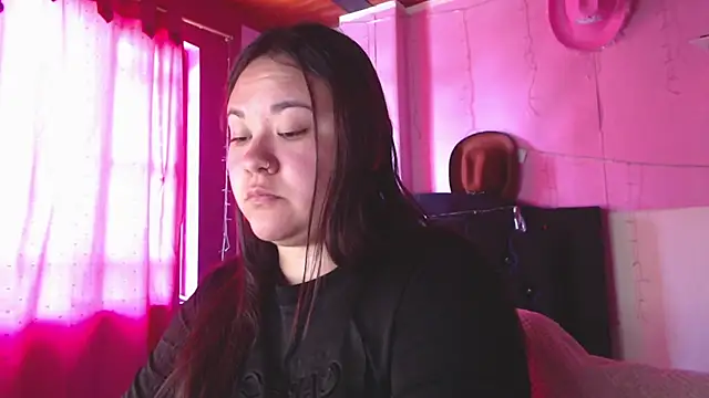 NikkiRous  online show from April 22, 2026, 4:25 pm