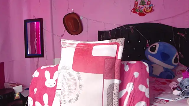 Snapshot of NikkiRous_ chatting on November 19, 2025, 1:22 pm NikkiRous online show from November 19, 2025, 1:22 pm