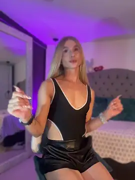Snapshot of miaromanove_ss chatting on May 20, 2026, 3:25 am miaromanove ss online show from May 20, 2026, 3:25 am