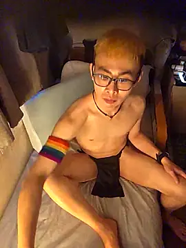 Moby Yik online show from April 20, 2026, 11:39 pm