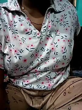 Snapshot of Im_Cute chatting on October 16, 2025, 5:32 pm Im Cute online show from October 16, 2025, 5:32 pm