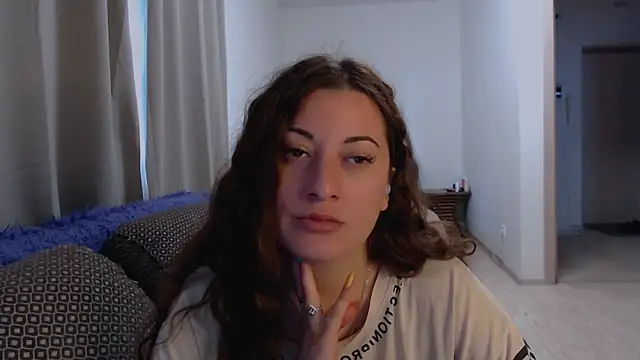 Snapshot of Helen_Adams_ chatting on July 14, 2026, 5:45 am Helen Adams online show from July 14, 2026, 5:45 am