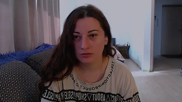 Snapshot of Helen_Adams_ chatting on July 16, 2026, 5:37 am Helen Adams online show from July 16, 2026, 5:37 am