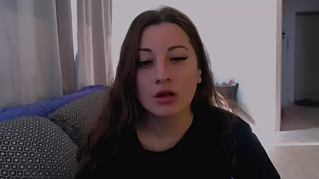 Snapshot of Helen_Adams_ chatting on August 3, 2026, 5:59 am Helen Adams online show from August 3, 2026, 5:59 am
