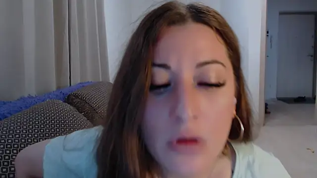 Snapshot of Helen_Adams_ chatting on July 20, 2026, 10:39 am Helen Adams online show from July 20, 2026, 10:39 am