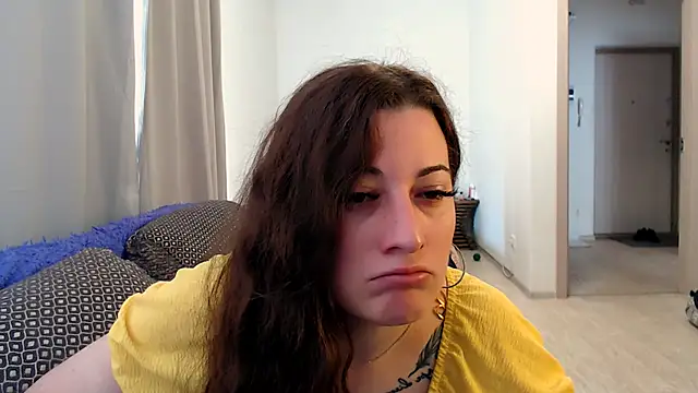 Snapshot of Helen_Adams_ chatting on June 13, 2026, 7:06 am Helen Adams online show from June 13, 2026, 7:06 am