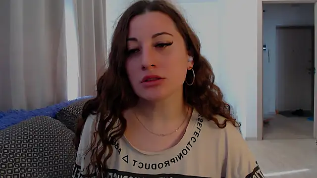 Snapshot of Helen_Adams_ chatting on July 22, 2026, 5:53 am Helen Adams online show from July 22, 2026, 5:53 am