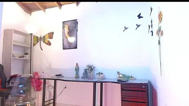 Snapshot of misspandora_ chatting on October 13, 2025, 3:46 pm misspandora online show from October 13, 2025, 3:46 pm