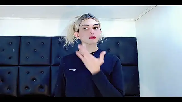 Daniela Pink  online show from March 1, 2026, 8:09 pm