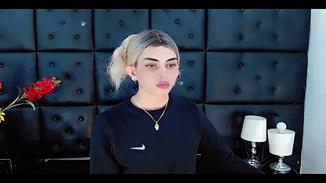 Daniela Pink  online show from February 17, 2026, 7:11 pm