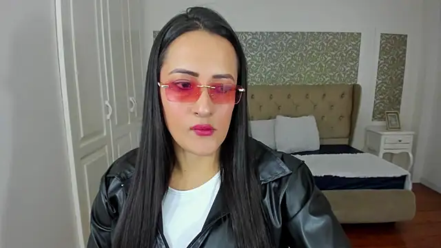 Snapshot of KimWessel_ chatting on July 6, 2026, 6:32 pm KimWessel online show from July 6, 2026, 6:32 pm