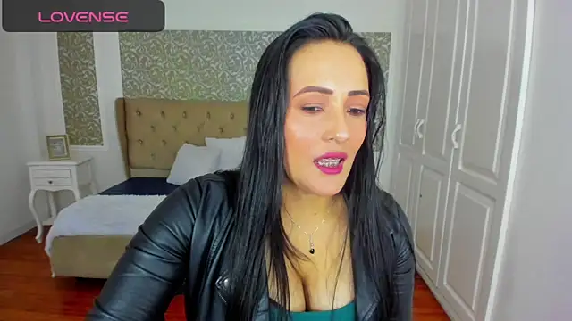 Snapshot of KimWessel_ chatting on May 11, 2026, 6:27 pm KimWessel online show from May 11, 2026, 6:27 pm