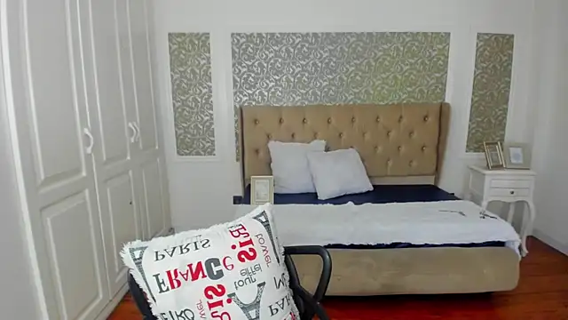 Snapshot of KimWessel_ chatting on May 21, 2026, 7:22 pm KimWessel online show from May 21, 2026, 7:22 pm