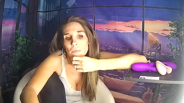 SarahStarr2020 online show from November 17, 2025, 6:01 pm