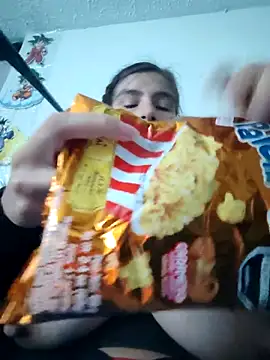 Sasha smith23 online show from November 17, 2025, 1:37 pm