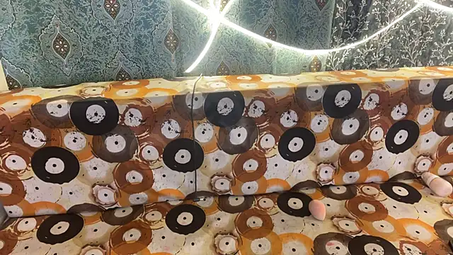 Snapshot of shuhana_ chatting on November 15, 2025, 1:42 am shuhana online show from November 15, 2025, 1:42 am