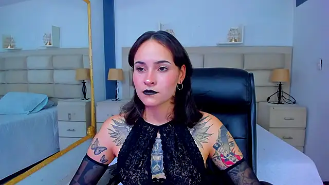 Snapshot of AnnyThompson_ chatting on October 22, 2025, 9:24 pm AnnyThompson online show from October 22, 2025, 9:24 pm