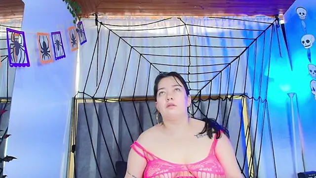 Zoe Curvy online show from October 17, 2025, 12:40 pm