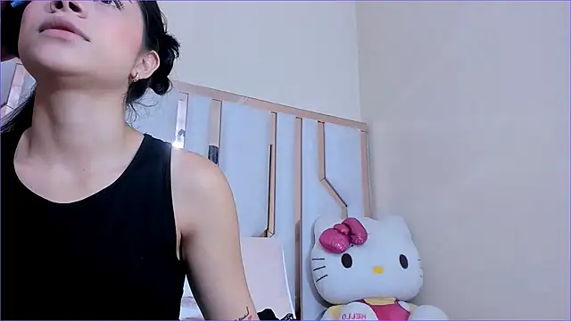 TifanyChill online show from November 15, 2025, 8:13 pm