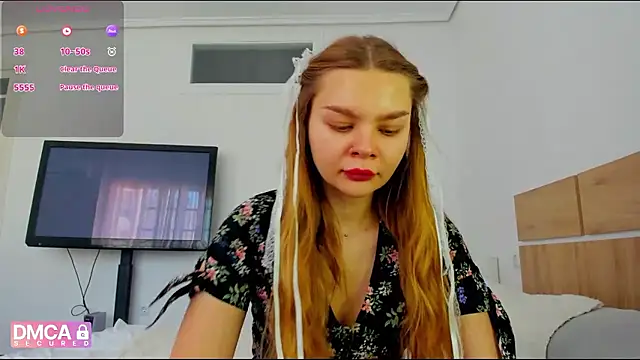 Molly sweetie online show from May 13, 2026, 6:31 am