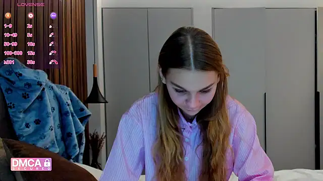 Molly sweetie online show from November 25, 2025, 7:30 am