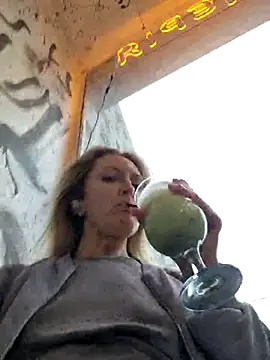 Snapshot of Miss____Mia_ chatting on October 13, 2025, 1:45 pm Miss Mia online show from October 13, 2025, 1:45 pm