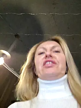 Snapshot of Miss____Mia_ chatting on October 16, 2025, 12:13 pm Miss Mia online show from October 16, 2025, 12:13 pm