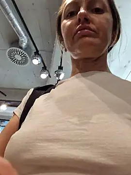 Snapshot of Miss____Mia_ chatting on November 21, 2025, 9:52 am Miss Mia online show from November 21, 2025, 9:52 am