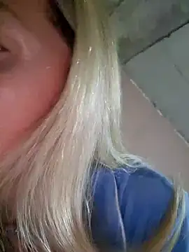 Snapshot of Miss____Mia_ chatting on October 12, 2025, 9:21 am Miss Mia online show from October 12, 2025, 9:21 am