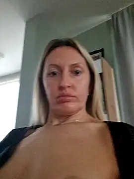 Snapshot of Miss____Mia_ chatting on November 29, 2025, 8:25 am Miss Mia online show from November 29, 2025, 8:25 am