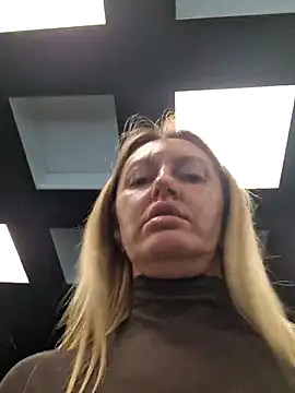 Snapshot of Miss____Mia_ chatting on November 25, 2025, 9:42 am Miss Mia online show from November 25, 2025, 9:42 am