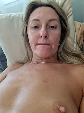 Snapshot of Miss____Mia_ chatting on July 10, 2026, 7:19 am Miss Mia online show from July 10, 2026, 7:19 am