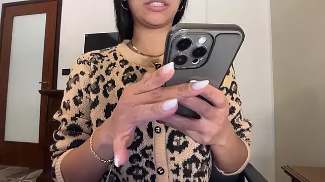 Dulce latingirl online show from December 17, 2025, 9:09 pm