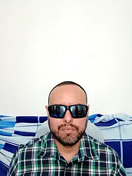 Snapshot of ElSunEagle chatting on May 31, 2026, 2:28 am ElSunEagle online show from May 31, 2026, 2:28 am