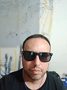 Snapshot of ElSunEagle chatting on July 8, 2026, 1:19 am ElSunEagle online show from July 8, 2026, 1:19 am
