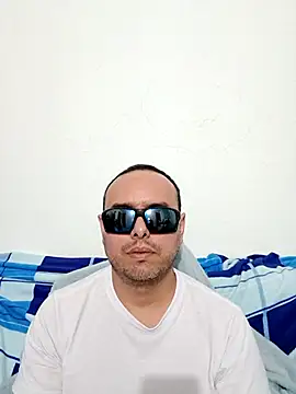 Snapshot of ElSunEagle chatting on June 15, 2026, 2:34 am ElSunEagle online show from June 15, 2026, 2:34 am