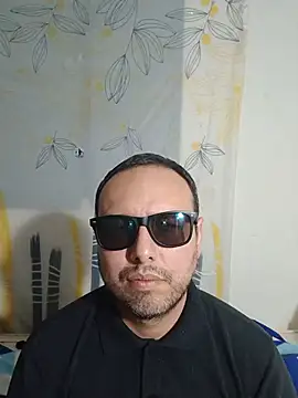 Snapshot of ElSunEagle chatting on July 10, 2026, 3:17 am ElSunEagle online show from July 10, 2026, 3:17 am