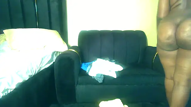 Mila Melanie online show from April 23, 2026, 5:47 am