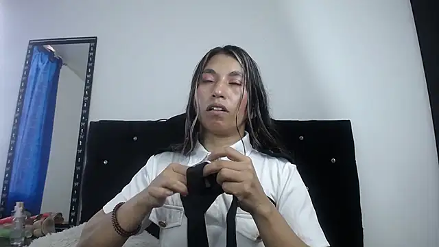 Snapshot of sweet_skylove_ chatting on July 5, 2026, 1:51 pm sweet skylove online show from July 5, 2026, 1:51 pm